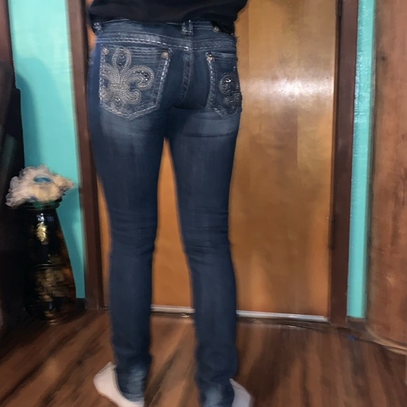 Miss me jeans size 26- 98% cotton and 2% Elastin- - Picture 2 of 9